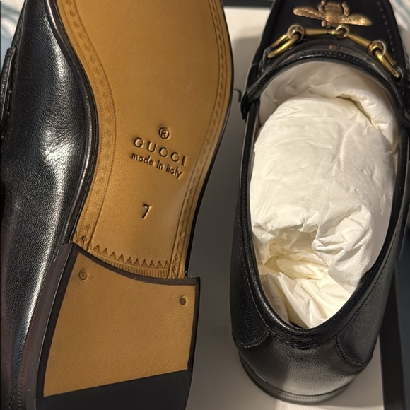 Gucci Black Leather Loafers with Gold Embroidery - Picture 4 of 7
